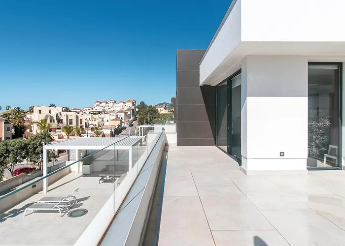 Chimenea ヴィラ ネルハ